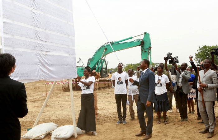 Faure Gnassingbee lance les travaux des ponts Koumongou et Kara (8)