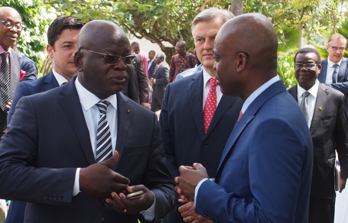 Discussion entre Robert Dussey et Germain Meba, Président de la Chambre de Commerce et d'Industrie du Togo (CCIT)