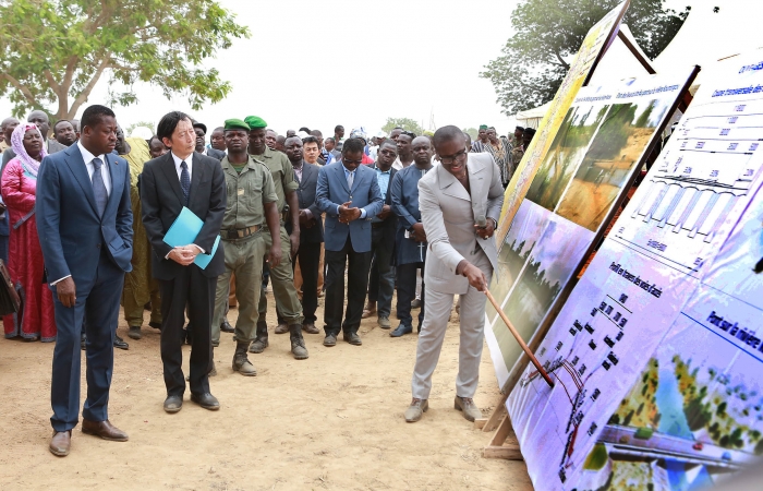 Faure Gnassingbe lance les travaux des ponts Koumongou et Kara (7)
