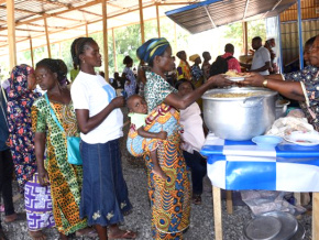 Les Restaurants Communautaires s’étendent à 10 nouvelles zones à Lomé, 5000 personnes seront touchées