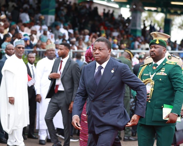 Nigéria : le chef de l’Etat a assisté à l’investiture de Bola Tinubu