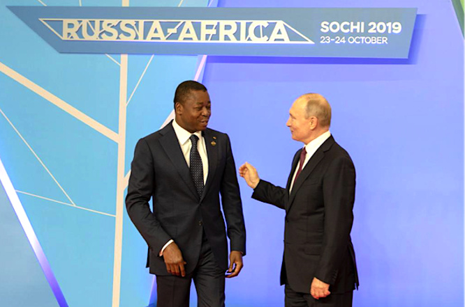 Sommet Russie-Afrique : le Chef de l’Etat a échangé avec son homologue russe