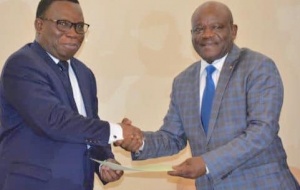 Nommé en Conseil des ministres, le nouveau Secrétaire général du Gouvernement, Ahondo Komla a pris ses fonctions ce vendredi 05 octobre