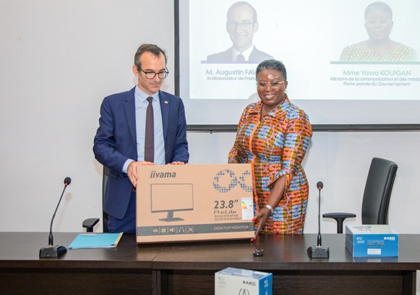 medias-de-nouveaux-equipements-de-diffusion-au-profit-des-radios-rurales-des-savanes