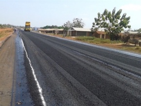 Grâce à la route réhabilitée Notsè-Tohoun-Frontière Bénin, le gouvernement désenclave la zone à fort potentiel agricole du Moyen-Mono