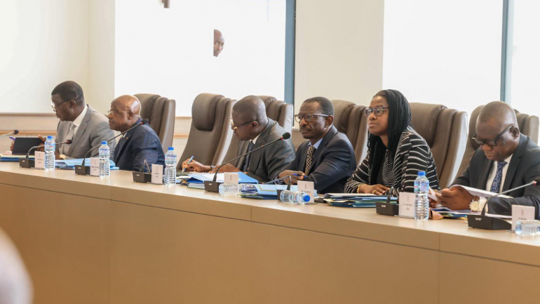 le-gouvernement-adopte-un-projet-de-loi-de-finances-rectificative-en-hausse-de-1-6