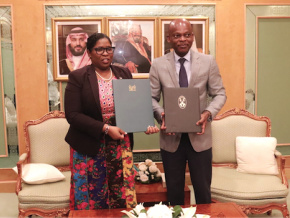 Le Togo et le Suriname signent un accord d’exemption de visa diplomatique et de service