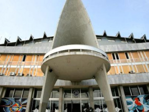 Le parlement approuve la modification du nombre de communes et achève la 5ème législature