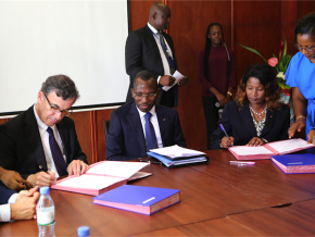 Hôpital St Pérégrin : signature de l’accord cadre de partenariat CNSS-Hôpital américain, ultime étape dans la réalisation du projet