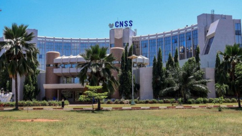 cnss-une-campagne-de-production-de-cartes-amu-en-cours-jusqu-au-15-octobre
