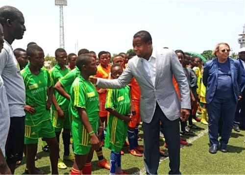 Le Chef de l’Etat aux côtés de la prochaine génération de footballeurs togolais