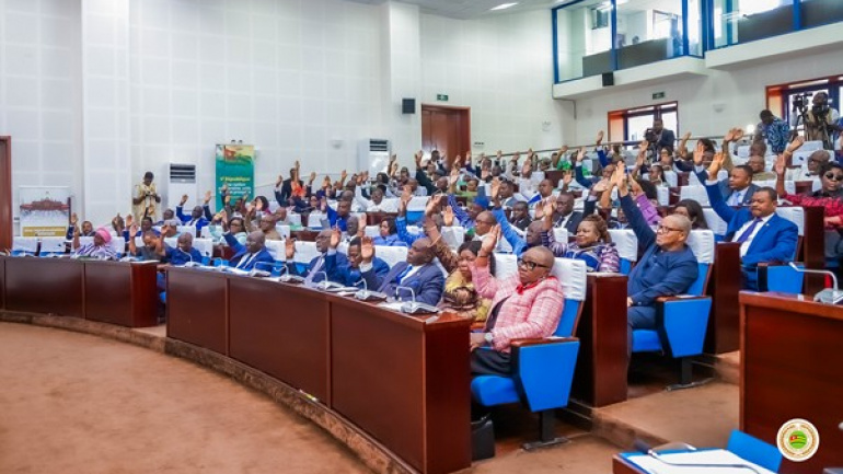 l-assemblee-nationale-autorise-la-ratification-de-la-charte-africaine-des-droits-des-personnes-handicapees