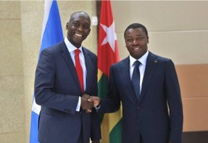 Makhtar Diop chez Faure Gnassingbé pour la signature de trois conventions de financement de 65 millions de dollars US