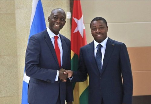 Makhtar Diop chez Faure Gnassingb&eacute; pour la signature de trois conventions de financement de 65 millions de dollars US