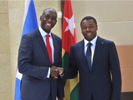 Makhtar Diop chez Faure Gnassingbé pour la signature de trois conventions de financement de 65 millions de dollars US