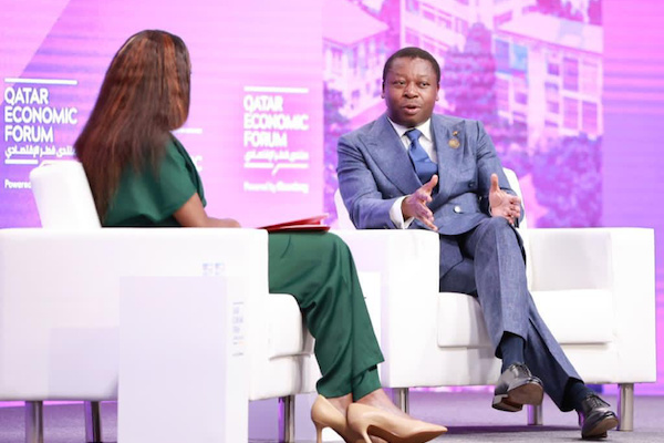 A Doha, le chef de l’État partage l’expérience du Togo face aux différentes crises