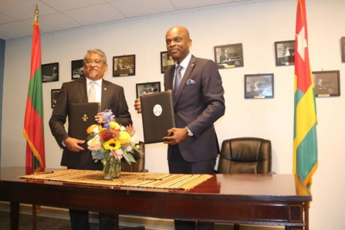 Le Togo et les Maldives signent un accord d'exemption totale de visa - Site  officiel du Togo, République Togolaise