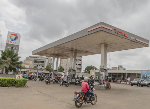 Face au contexte mondial, le gouvernement revoit &agrave; la hausse les prix du carburant