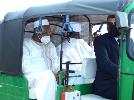 PIA offre des v&eacute;hicules &eacute;lectriques au Gouvernement