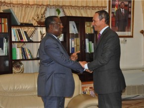 L’Ambassadeur de France à la Primature pour le renforcement de la coopération avec le Togo