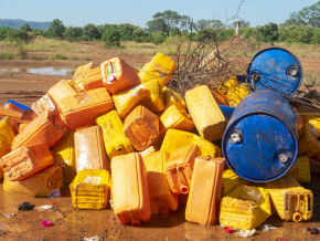 Savanes : une importante cargaison de boissons frelatées détruite
