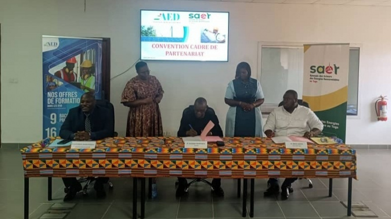 promotion-des-energies-renouvelables-l-agence-education-developpement-et-la-saer-renforcent-leur-collaboration