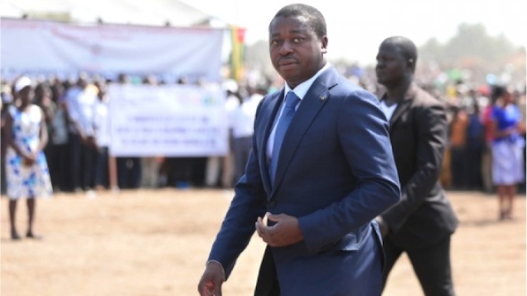 Faure Gnassingbé fait don de matériels roulants aux centres de santé de la région des Plateaux