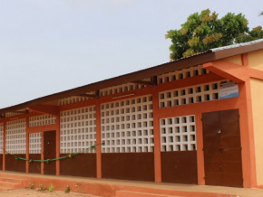 Salles de classes, forages, réseau électrique…Au Togo, le FACT renforce la décentralisation