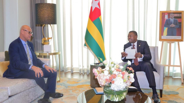 A Abu Dhabi, échanges entre le Président du Conseil et le Directeur général d’Ecobank