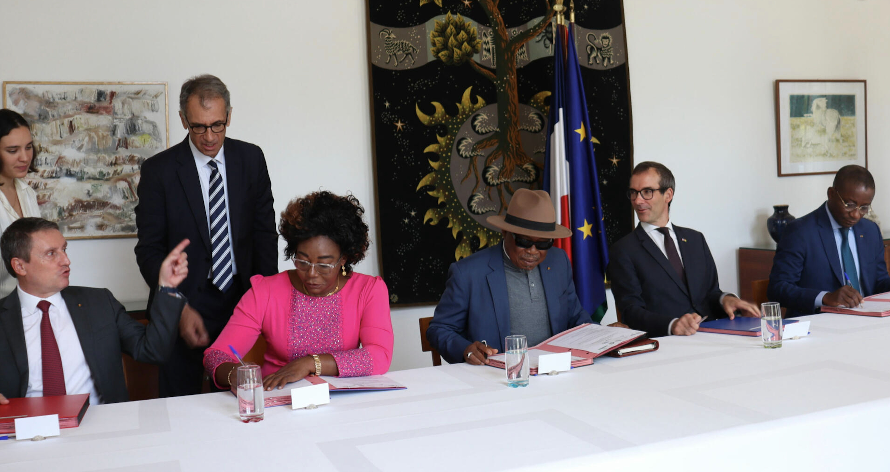 les-entreprises-togolaises-et-la-france-signent-un-accord-de-facilitation-de-visas-schengen