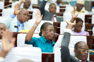 Covid-19 : le Parlement ratifie les ordonnances prises pendant la période d’habilitation