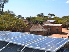 Le Togo va renforcer son équipement en systèmes solaires autonomes