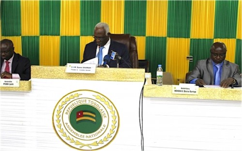 Togo : clôture de l’année parlementaire 2017 avec l’adoption de deux projets de loi