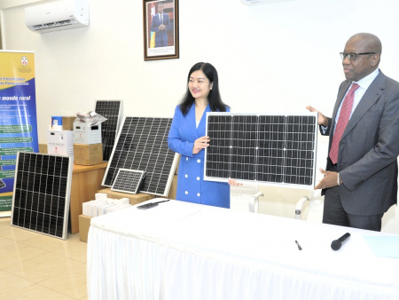 Énergies renouvelables : le Togo bénéficie de 3900 kits solaires de la Chine