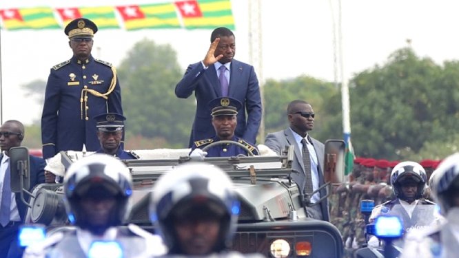 Jour d’indépendance : un grand défilé militaire et civil riche en sons et en couleurs a marqué la célébration