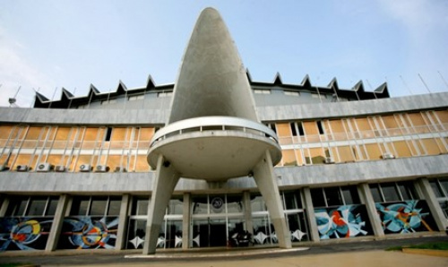 Le Palais des congr&egrave;s de Lom&eacute; temporairement ferm&eacute; pour r&eacute;novation