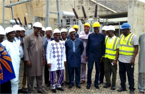 Les ministres togolais et béninois de l’énergie constatent l’évolution des travaux de réhabilitation du barrage de Nangbéto