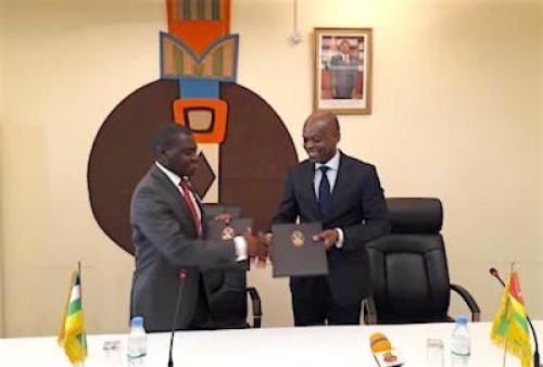 Signature d&#039;un accord portant suppression réciproque de visas entre le Togo et la Centrafrique