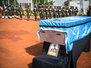 La Minusma rend hommage au Caporal Kossi Agounwadje décédé des suites d’une attaque au Mali