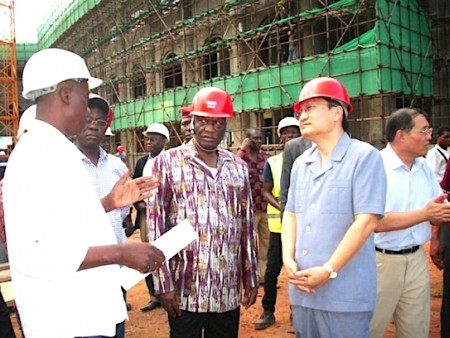 Satisfecit suite à la visite de chantier du nouveau siège du Parlement togolais