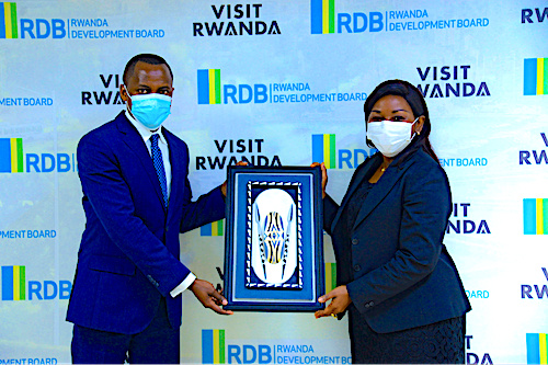 La ministre de l’investissement en visite officielle au Rwanda