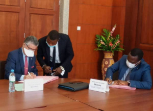 Pour appuyer les entrepreneurs togolais, le gouvernement scelle une entente avec le Patronat et Bank of Africa