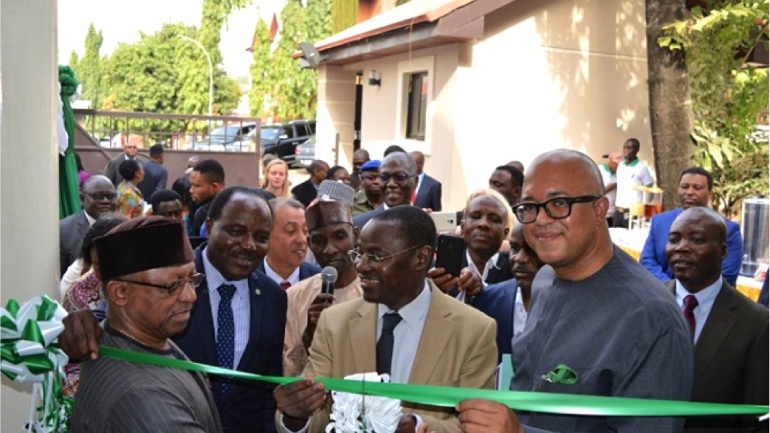 Un Centre régional de contrôle et de gestion des épidémies, inauguré ce jour à Abuja par le Ministre togolais de la Santé