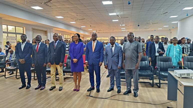 programmation-ia-anglais-le-gouvernement-formera-gratuitement-50-000-etudiants-par-an
