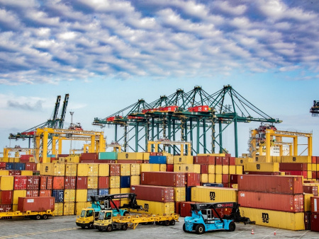 100 premiers ports à conteneurs du monde : Lomé gagne encore une place (Lloyd’s List 2025)