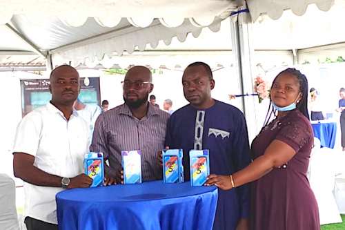 Inclusion num&eacute;rique : Bboxx-EDF lance un programme pour faciliter l&rsquo;achat de smartphones