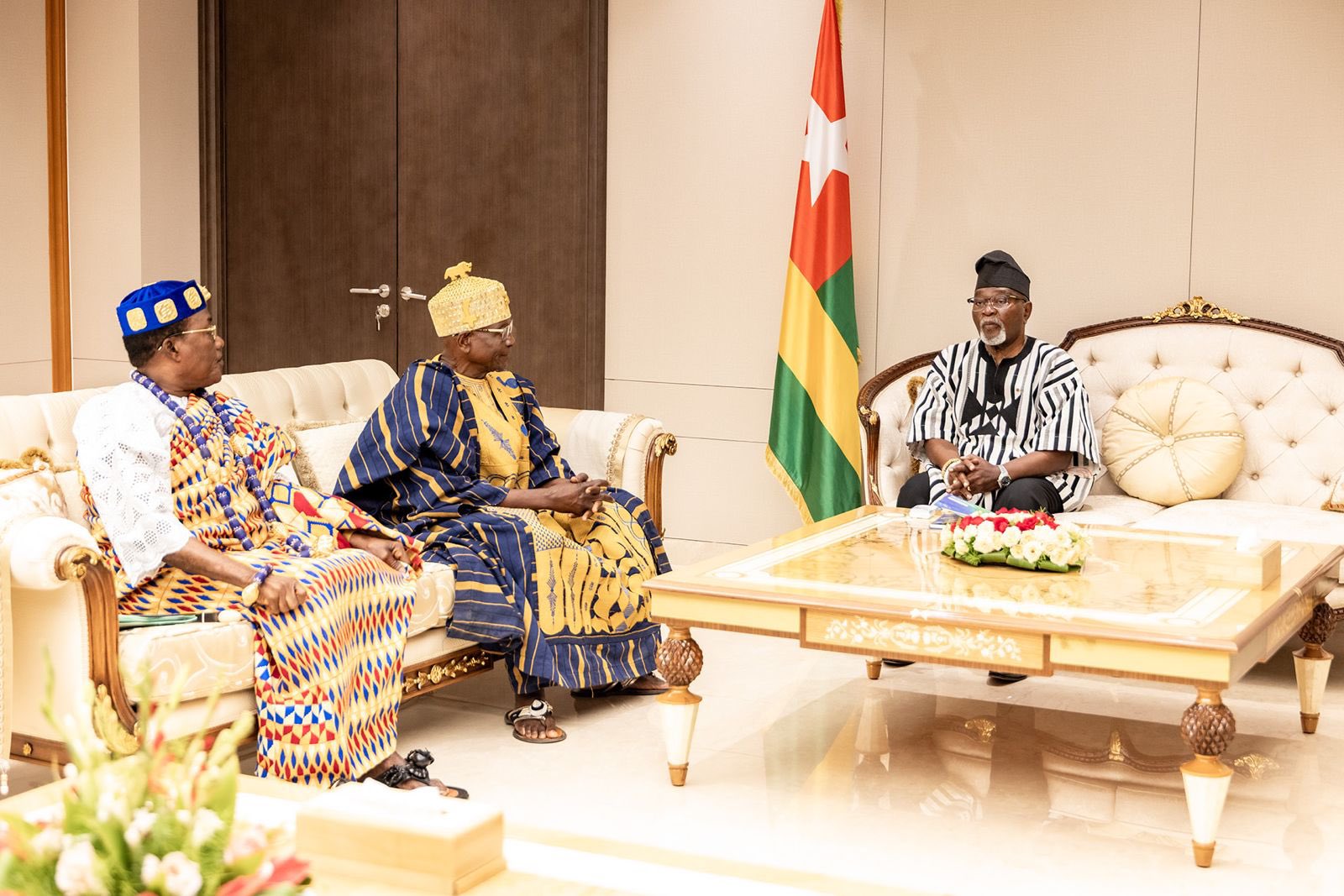 consolidation-de-l-unite-nationale-le-president-de-la-republique-a-recu-les-chefs-traditionnels