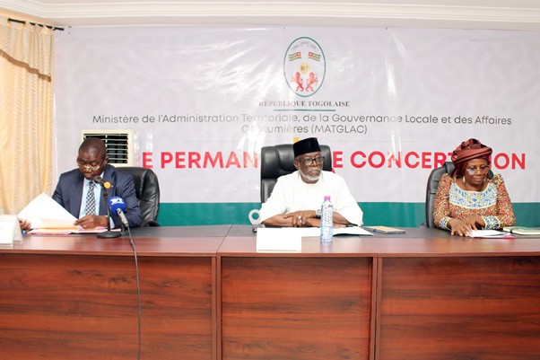 cadre-permanent-de-concertation-les-acteurs-politiques-echangent-sur-les-priorites