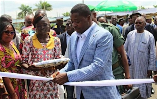 En marge des Luttes Evala, le Chef de l’Etat inaugure le marché central de Doufelgou