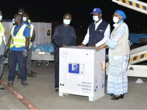 Initiative Covax : le Togo reçoit un premier lot de 156 000 doses de vaccins